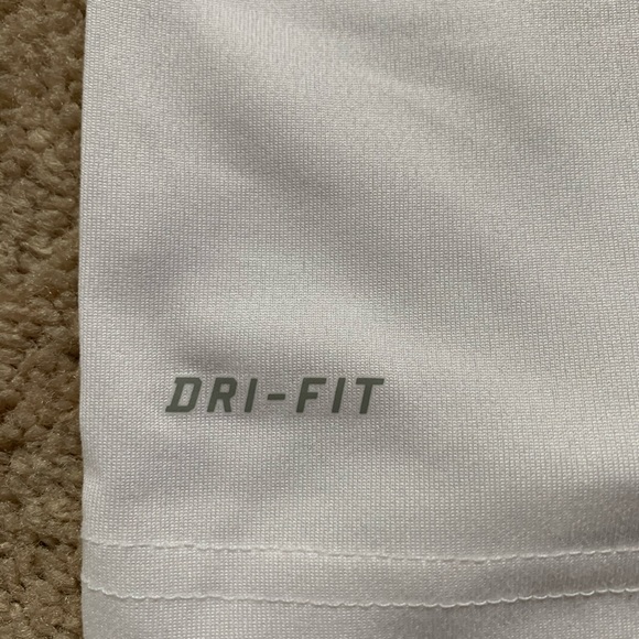 Nike boys DriFit T-shirts, white, size S and M - Picture 5 of 10